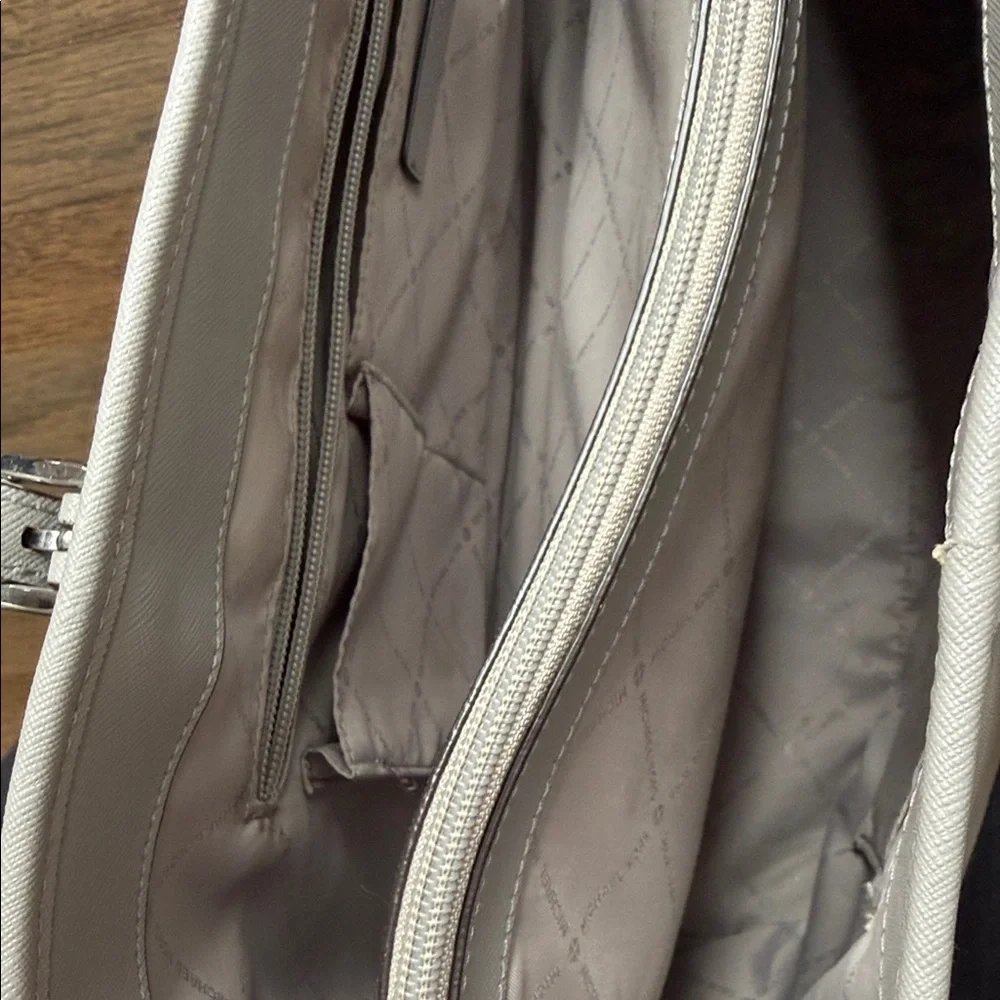 Michael Kors Saffiano Leather Jet Set Light Gray Bag Padded Laptop Closure